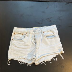 Levi’s jean shorts size 27
